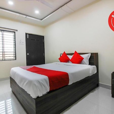 Hôtel Oyo 66942 Venus Residency à Lalaguda Extérieur photo