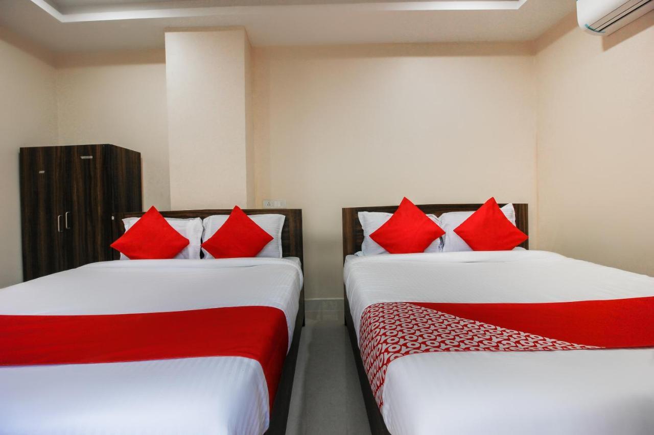 Hôtel Oyo 66942 Venus Residency à Lalaguda Extérieur photo