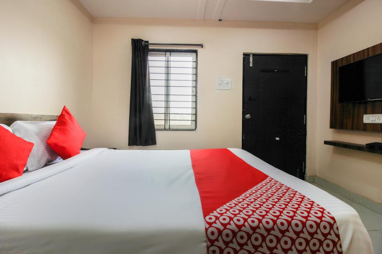 Hôtel Oyo 66942 Venus Residency à Lalaguda Extérieur photo