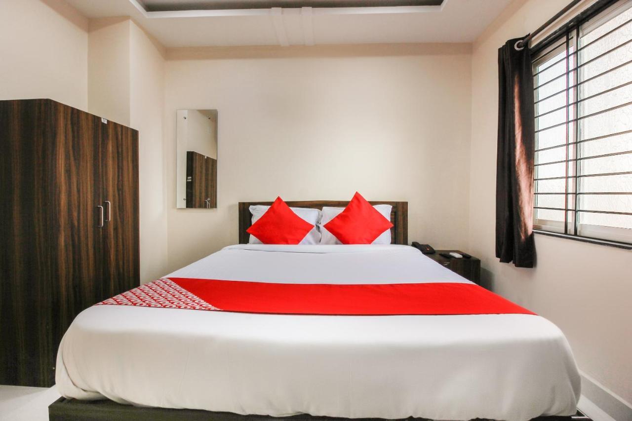 Hôtel Oyo 66942 Venus Residency à Lalaguda Extérieur photo