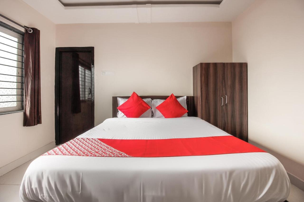 Hôtel Oyo 66942 Venus Residency à Lalaguda Extérieur photo