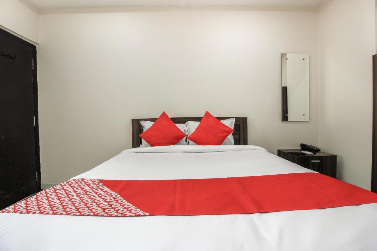 Hôtel Oyo 66942 Venus Residency à Lalaguda Extérieur photo