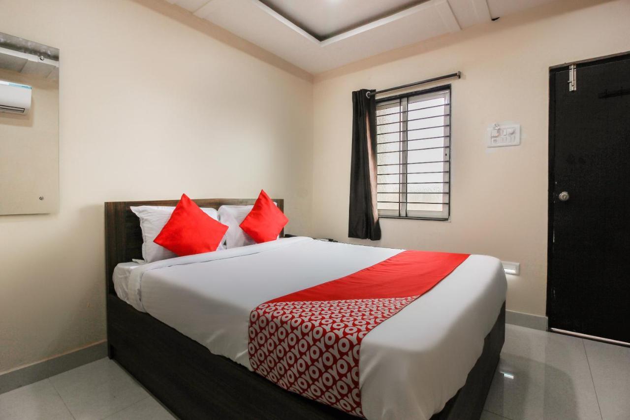 Hôtel Oyo 66942 Venus Residency à Lalaguda Extérieur photo
