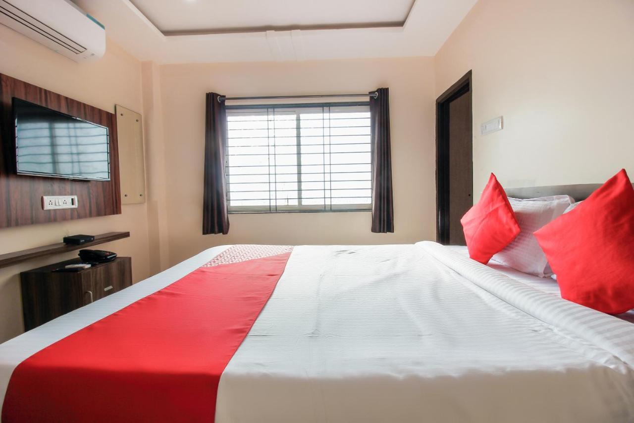 Hôtel Oyo 66942 Venus Residency à Lalaguda Extérieur photo