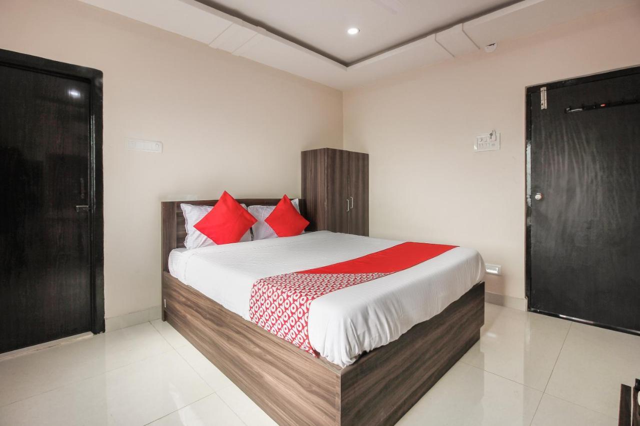 Hôtel Oyo 66942 Venus Residency à Lalaguda Extérieur photo